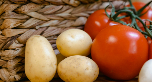 Gli effetti benefici degli antociani negli alimenti: un focus su patate, patate dolci e pomodori